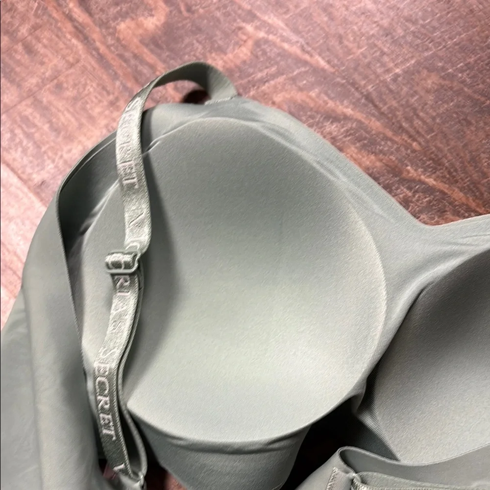 Victoria's Secret Green T-Shirt Bra with Molded Cups Size L EUC - Picture 6 of 7